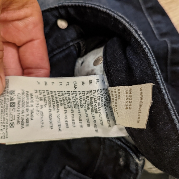 As new, Diesel "Gracey" low rise skinny jeans, size 25x32, paid $165 - Picture 4 of 8